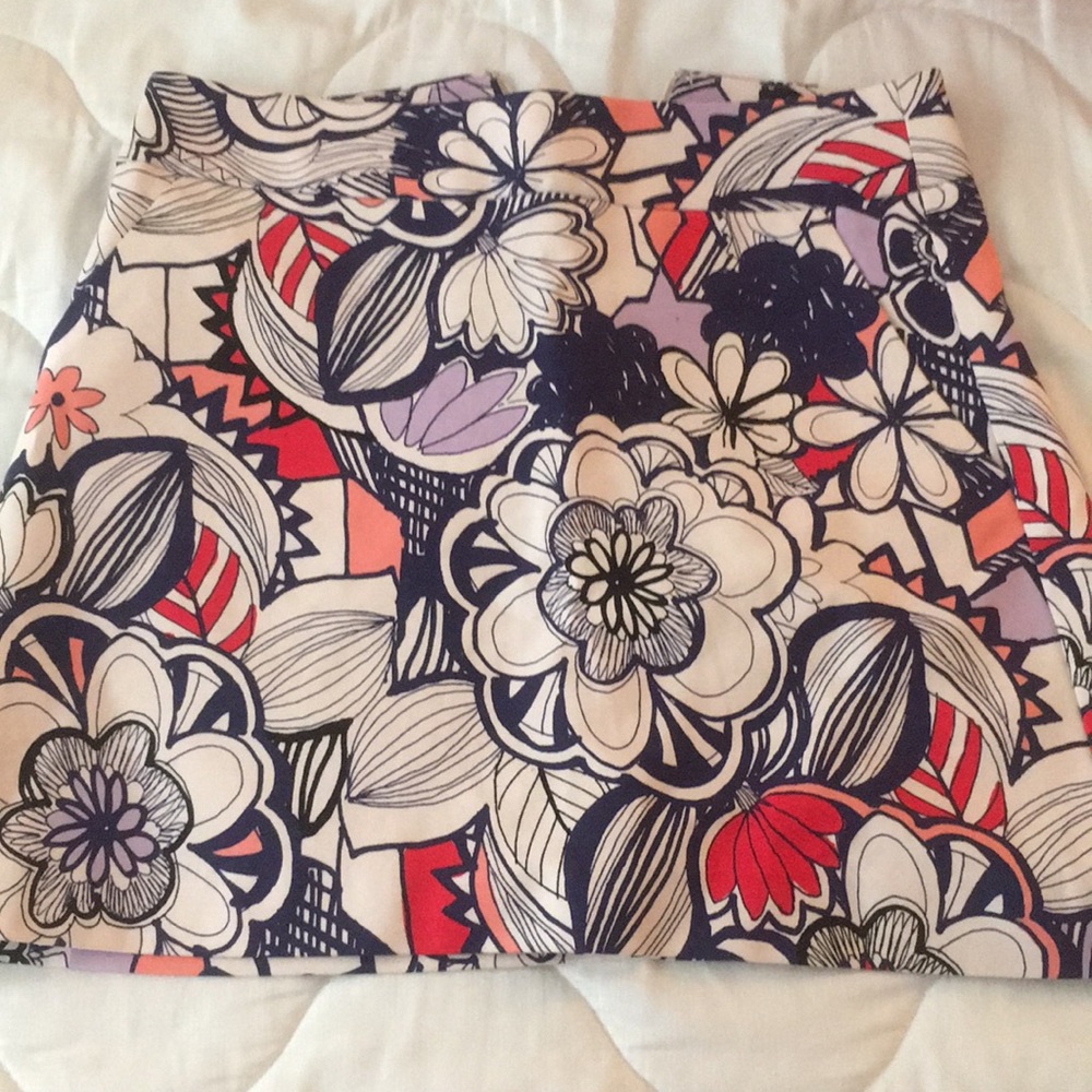 Printed Express Skirt. Size 2